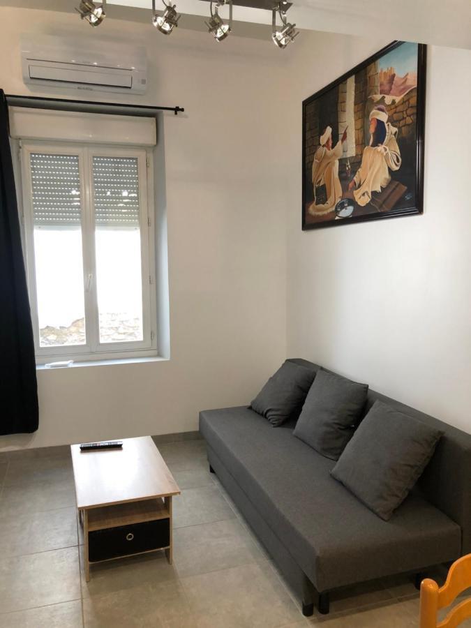 Appartement En Centre Ville Hyeres Exterior photo