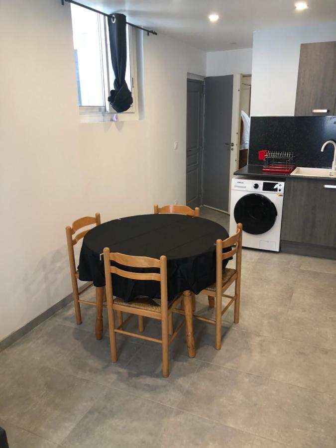 Appartement En Centre Ville Hyeres Exterior photo